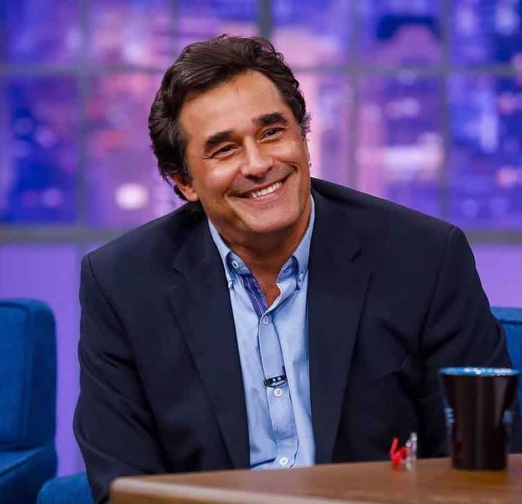 O famoso ex-ator da Record, Luciano Szafir compartilha vídeo emocionante nas redes sociais (Foto: Reprodução)