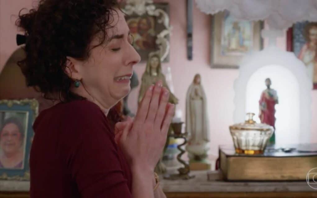Marlene implorará por perdão de Dulce em Salve-se Quem Puder da Globo (Foto: Reprodução)
