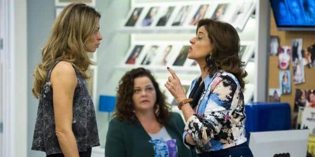 Em Verdades Secretas, Larissa cuspiu no rosto de Fany (Reprodução)
