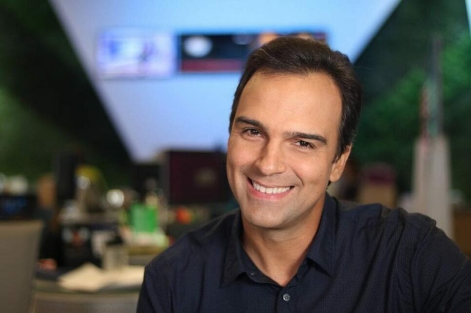 Tadeu Schmidt se empolga com casa do BBB 22: 'Estou todo arrepiado!'