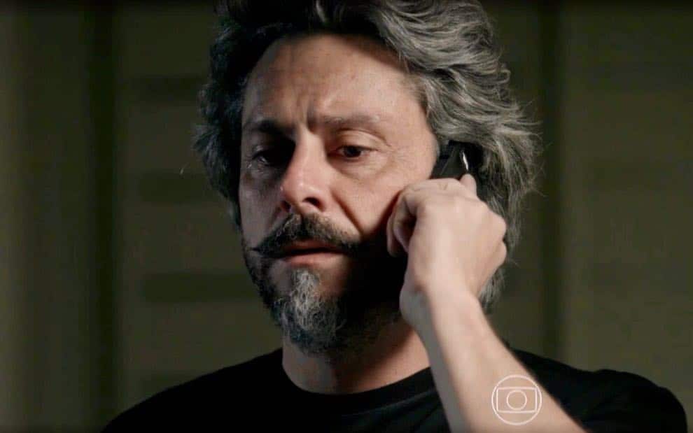 Império: José Alfredo banca a 'alma penada' e manda sinais para Maria Ísis