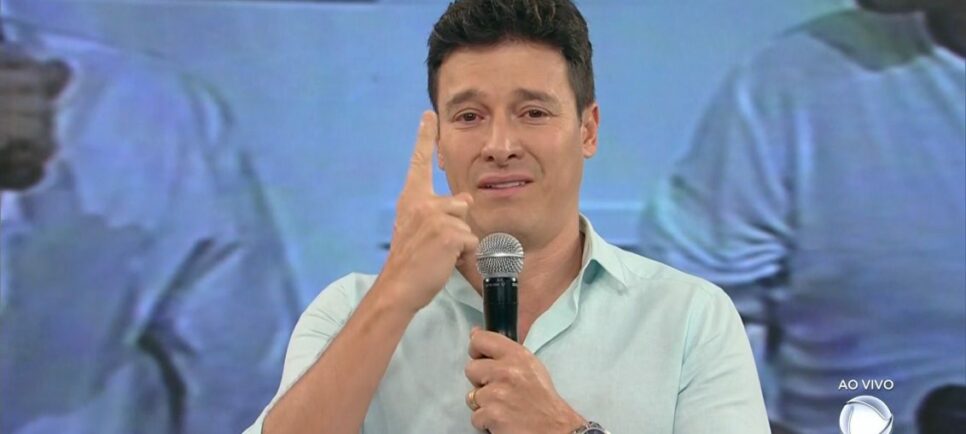 Rodrigo Faro perde para o SBT mais uma vez e faz Record enfrentar derrota feia na lista de audiências com a Hora do Faro (Foto: Reprodução)