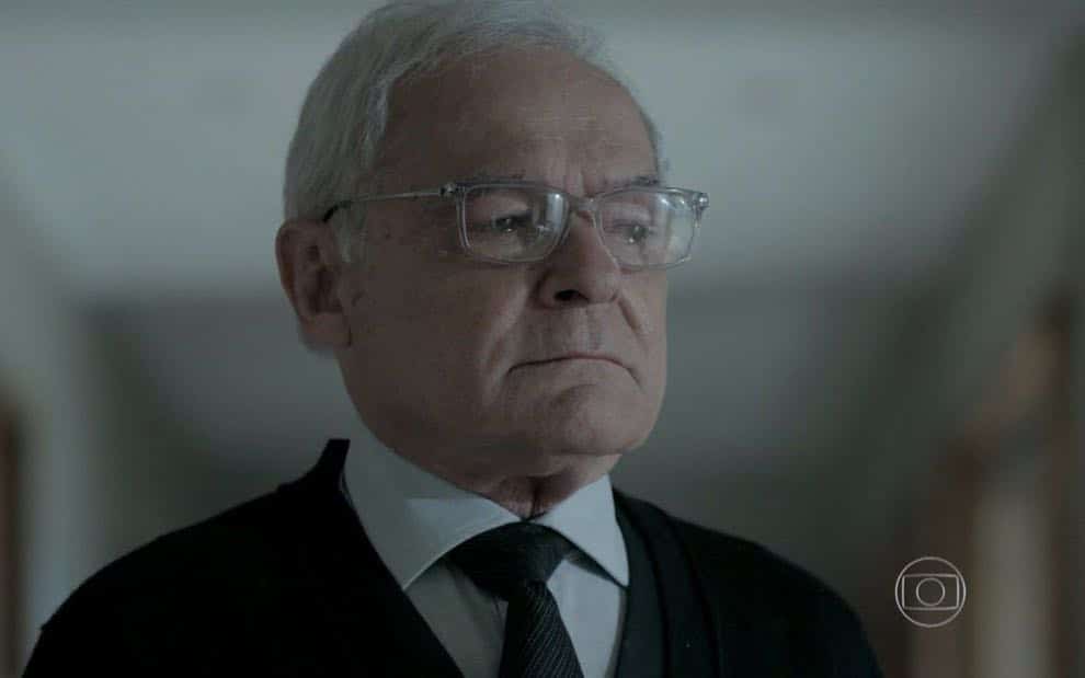 Silviano coloca segredo de Marta em perigo acaba sendo menosprezado na trama da Globo (Foto: Reprodução)