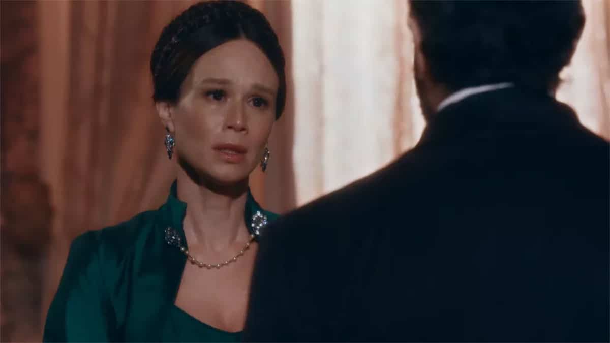 Luísa termina tudo com Pedro após o ver aos beijando com ex na trama da Globo (Foto: Reprodução)