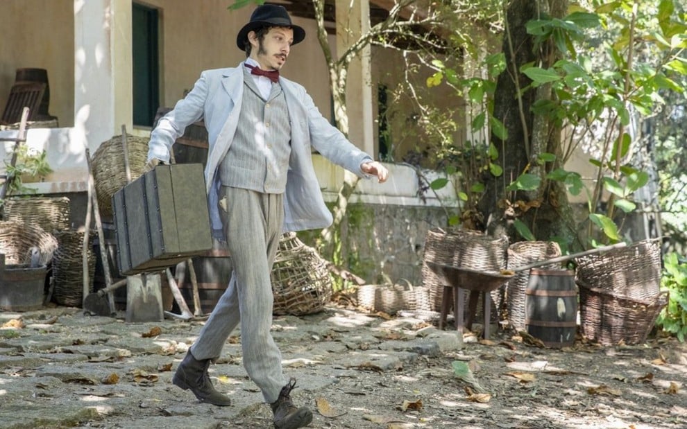 Nélio decide fugir de casamento arranjado da trama das seis da Globo (Foto: Reprodução)