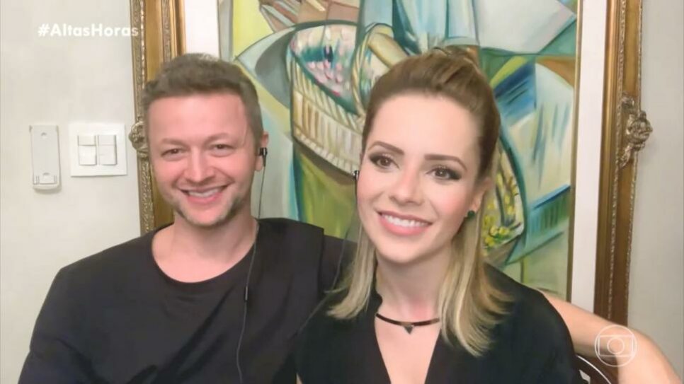 Sandy e Lucas Lima chocam com nova profissão da cantora (Foto: Reprodução)