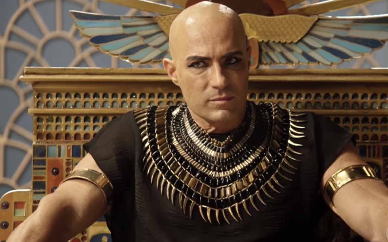 Gênesis: Sheshi é vítima de golpe misterioso e acorda ao lado de mulher morta (Reprodução/Record)