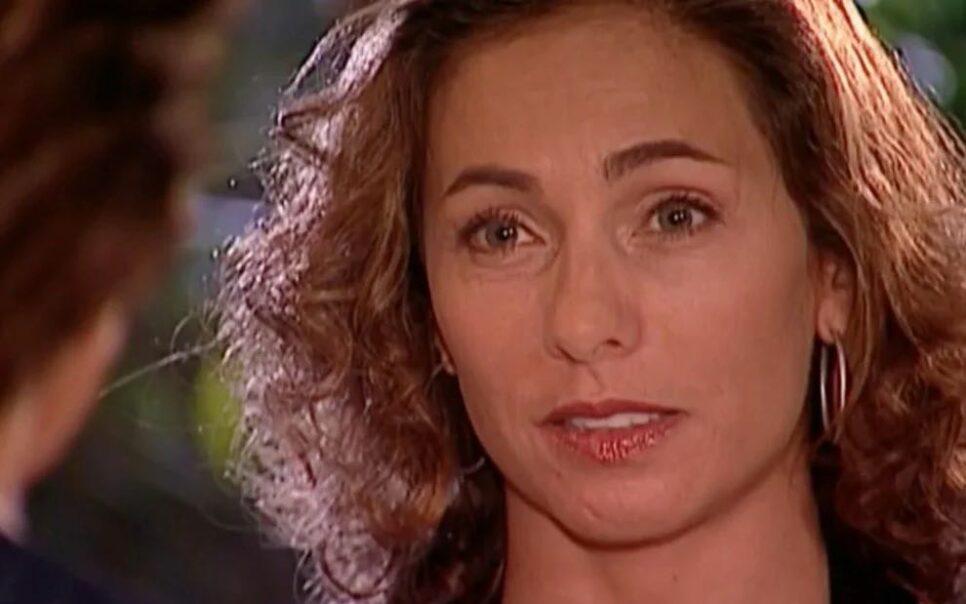 O Clone: Clarice dá a volta por cima e esnoba ex-marido no final da trama