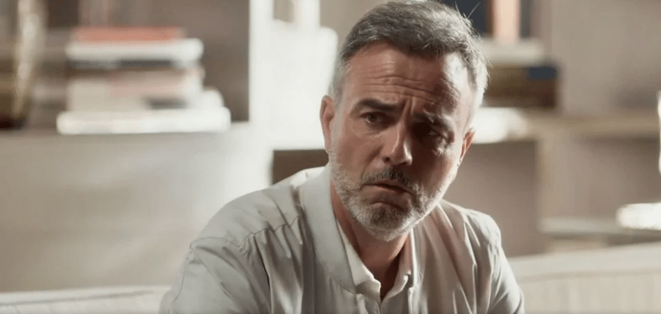 Gustavo vê segredo ser exposto por Ítalo na trama da Globo (Foto: Reprodução)