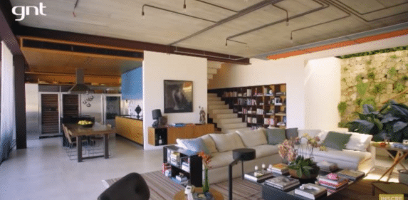 O famoso ator da Globo surpreendeu ao mostrar detalhes de sua casa (Foto: Reprodução)