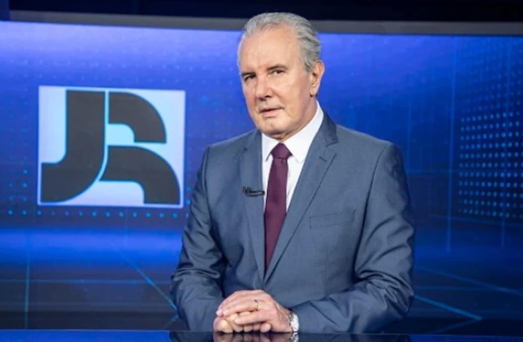 O famoso ex-âncora do Jornal Nacional, Celso Freitas demonstrou estar chateado com atitude da Globo (Foto: Reprodução)
