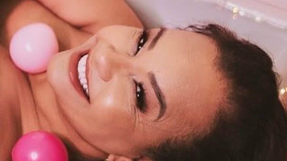 Solange Couto posa totalmente nua na banheira e fãs piram: "Mulherão", Foto: Reprodução/Internet