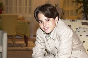 Thiago Oliveira mudou bastante desde que interpretou Amin em O Clone da Globo (Foto: Reprodução)