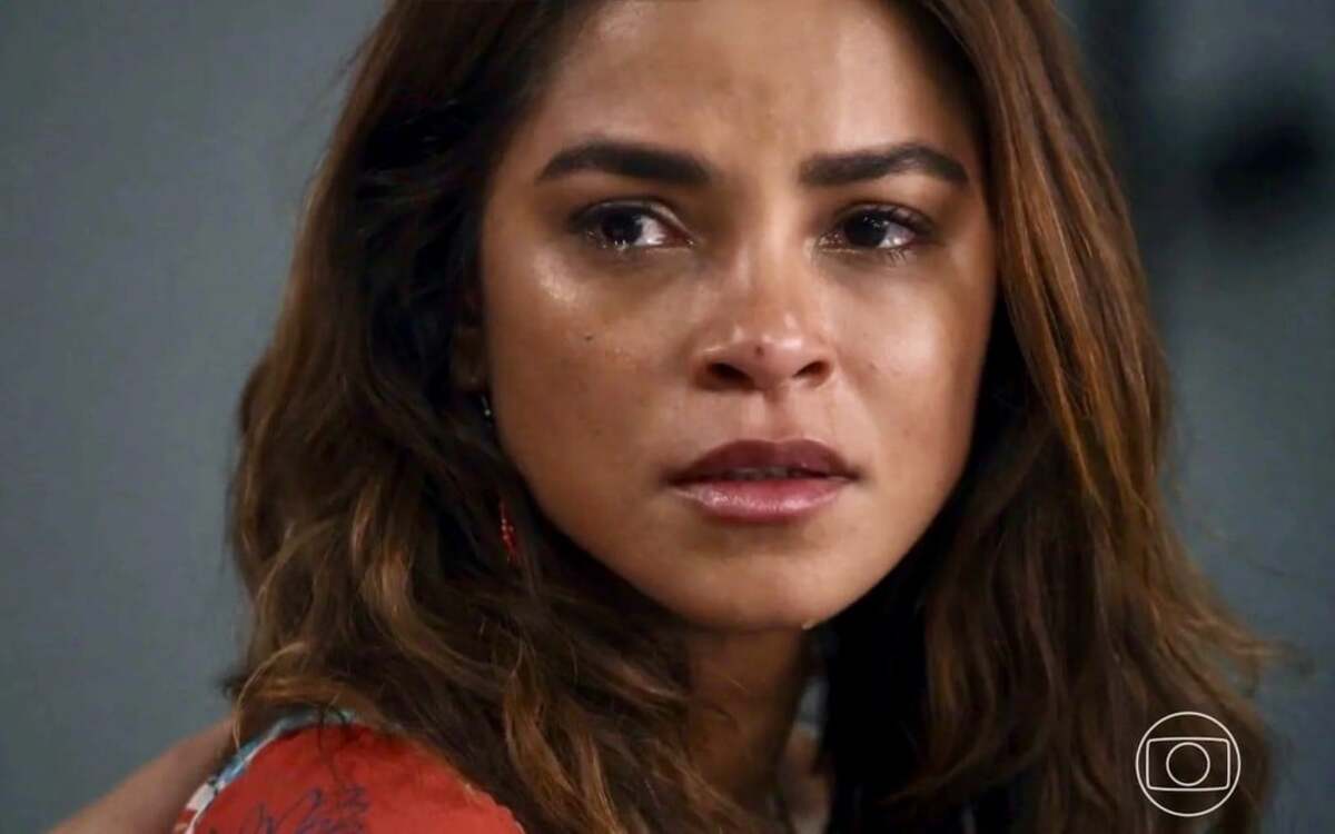 Brisa (Lucy Alves) na novela Travessia da Rede Globo