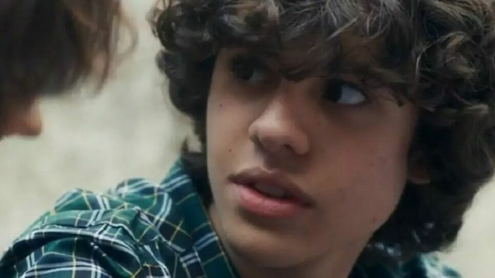 Rudá (Guilherme Cabral) na novela Travessia da Rede Globo