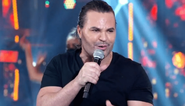 O cantor sertanejo não teve para onde fugir (Foto: Reprodução)