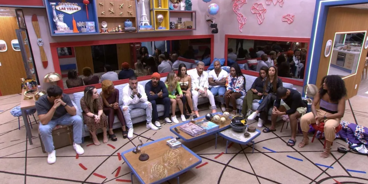 BBB: Participantes reunidos para formar mais um paredão (Imagem Reprodução Globo)