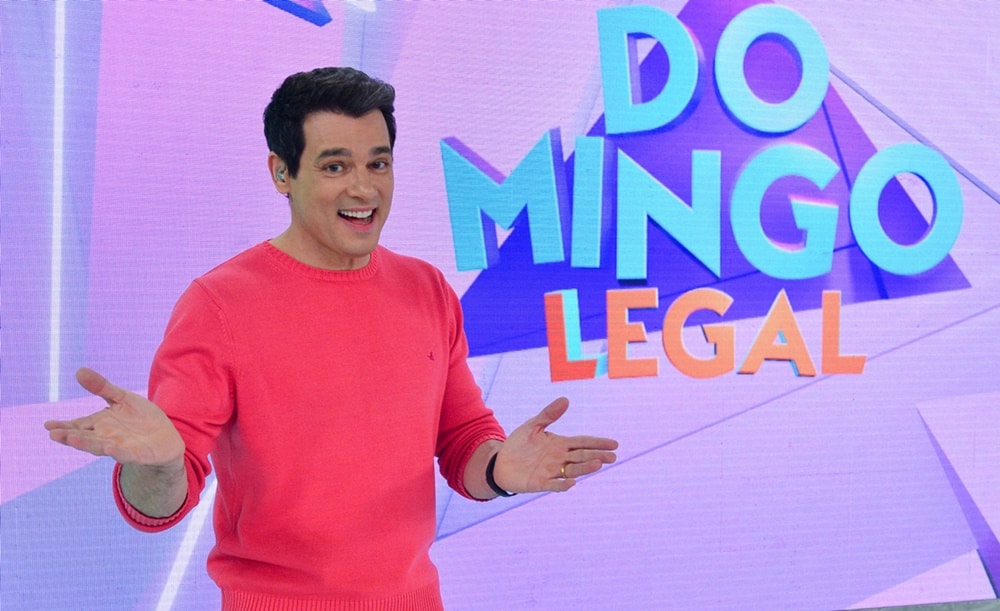 O querido apresentador no comando do Domingo Legal