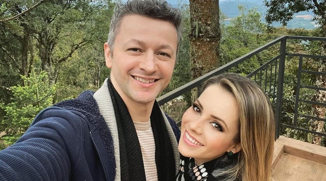 O casal tem a mesma idade, 40 anos, e estão juntos há pelo menos duas décadas