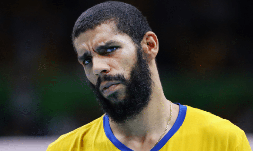 O famoso jogador de vôlei conseguiu uma liminar para disputar a Superliga após incitar a violência contra Lula nas redes sociais (Foto: Reprodução)