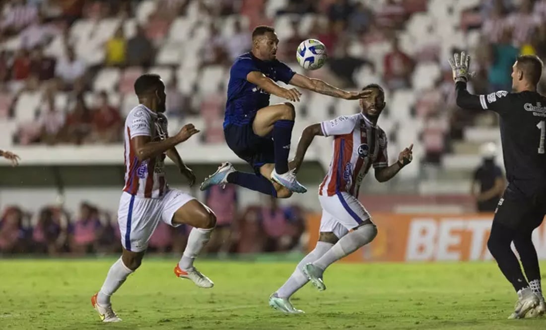 Desempenho da partida do Cruzeiro contra o Náuticos, em Recife, pela Copa do Brasil 