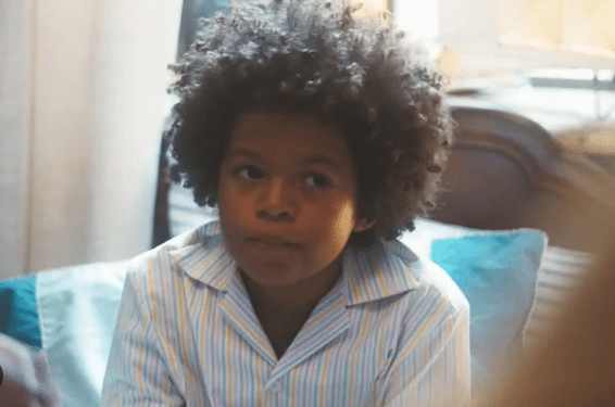 Marê e Orlando não sabem que Marcelino é o filho perdido deles na trama da Globo (Foto: Reprodução)