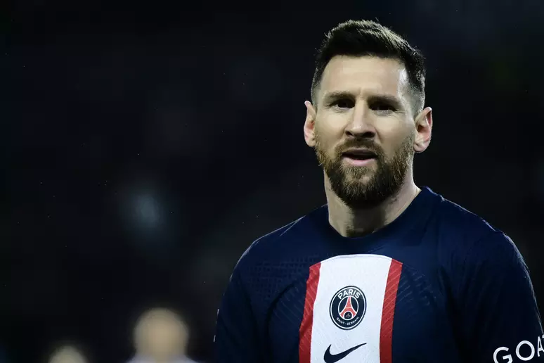 O famoso jogador de futebol deve abandonar o PSG após o fim da temporada (Foto: Reprodução)