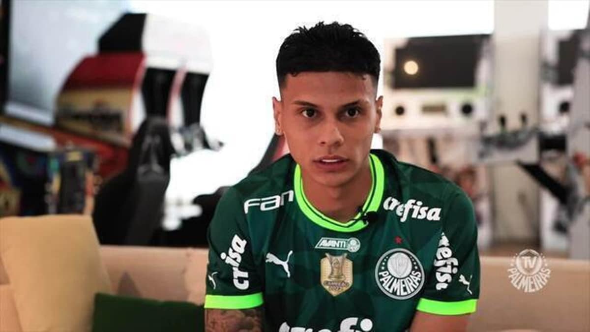 Richard Ríos é meio-campista do Palmeiras e foi elogiado por comentarista
