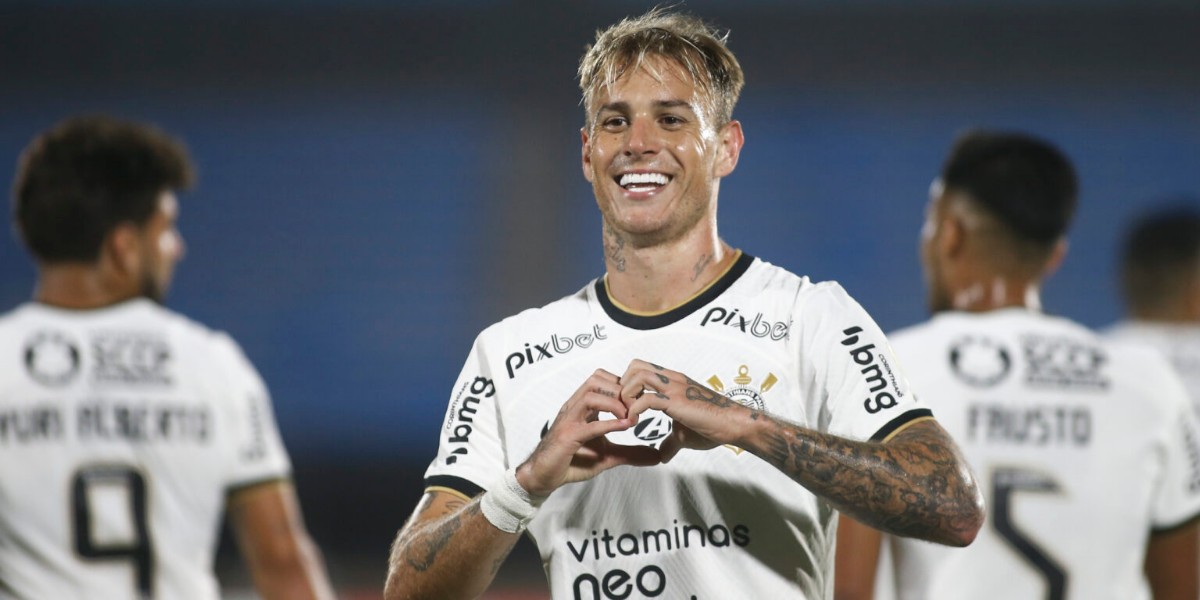 Jogador Roger Guedes