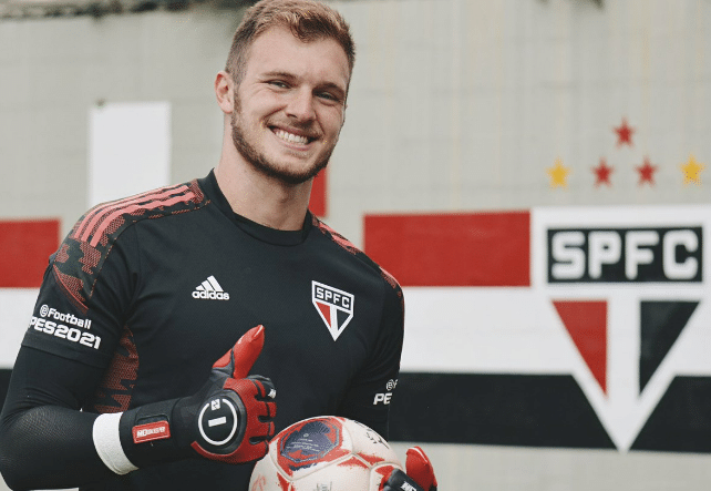 O famoso goleiro de futebol, Young Navarro Moraes (Foto: Reprodução)