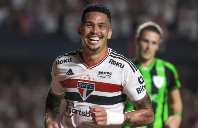 Luciano revela vontade de ficar no São Paulo no próximo ano (Foto: Reprodução)