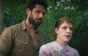 Ramiro (Amaury Lorenzo) e Kelvin (Diego Martins) em cenas de Terra e Paixão (Foto: Reprodução / Globo)