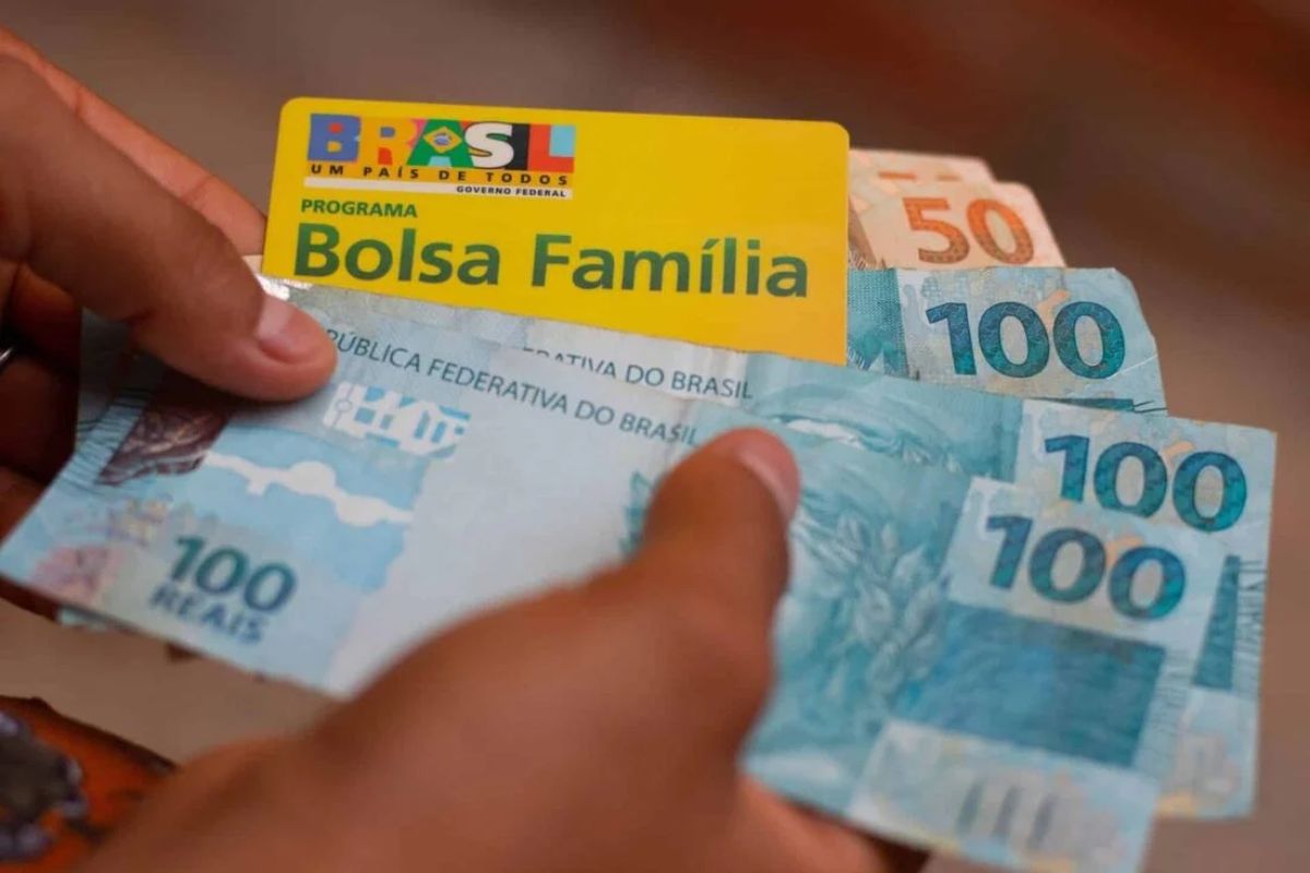 Bolsa O benefício do Governo Federal ajuda milhões de famílias (Reprodução/Internet)(Reprodução/Internet)