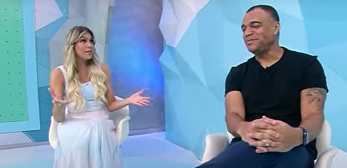 Renata Fan e Denílson comandam o esportivo Jogo Aberto e comentam sobre permanência de Lucas Moura no SPFC (Foto: Reprodução/ Band)