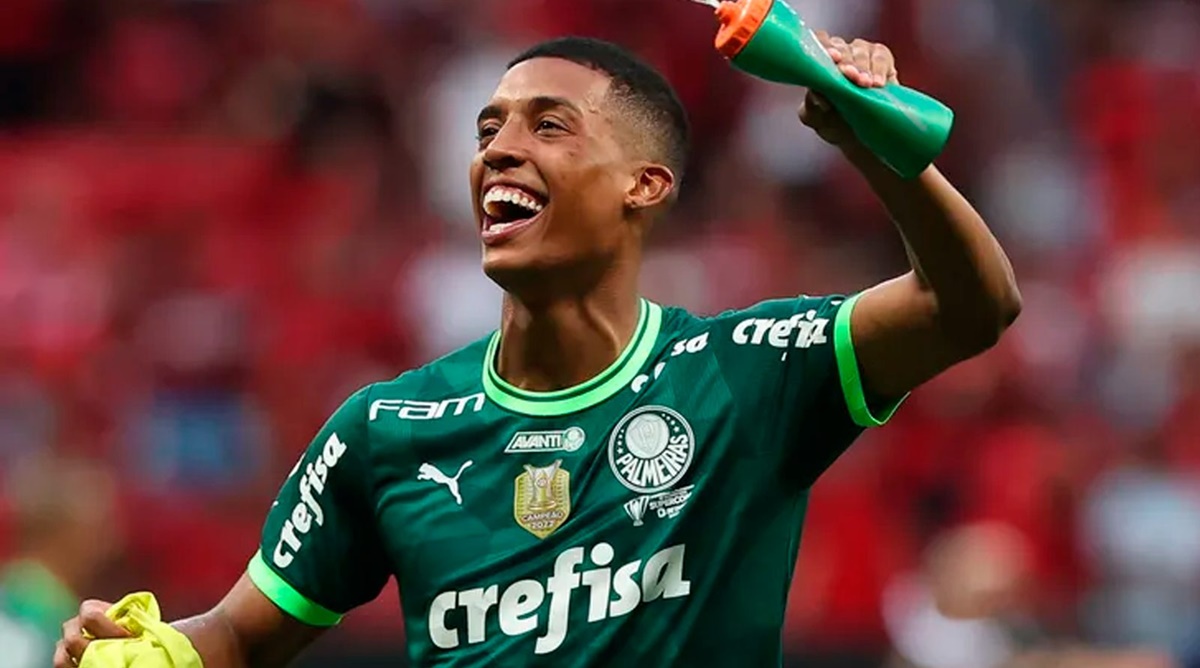 O famoso jogador de futebol vem recebendo propostas de clubes internacionais (Foto: Reprodução/ Cesar greco/ SEP)