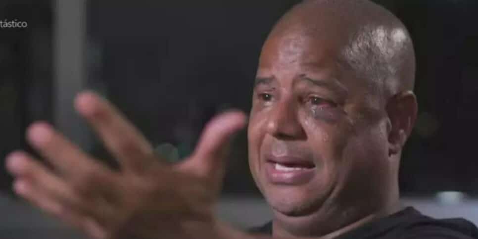 Marcelinho Carioca não consegue se segurar ao expor pânico durante sequestro (Foto: Reprodução/Fantástico)