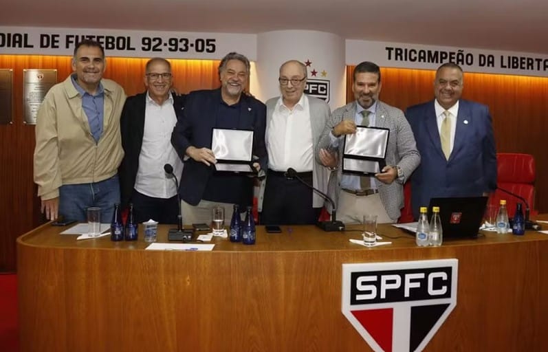 O famoso presidente do Tricolor tomou posse para segundo mandato (Foto: Rubens Chiri/Saopaulofc.net)