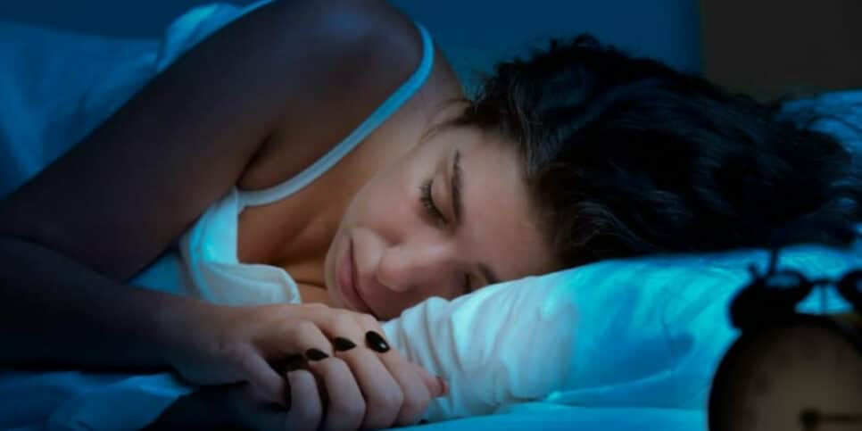 5 passos para dormir + rápido e mandar a insônia para longe (Foto: ruigsantos/shutterstock)