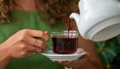 Chá que baixa níveis de açúcares no sangue; glicemia controlada (Foto: Reprodução/ FreePik)