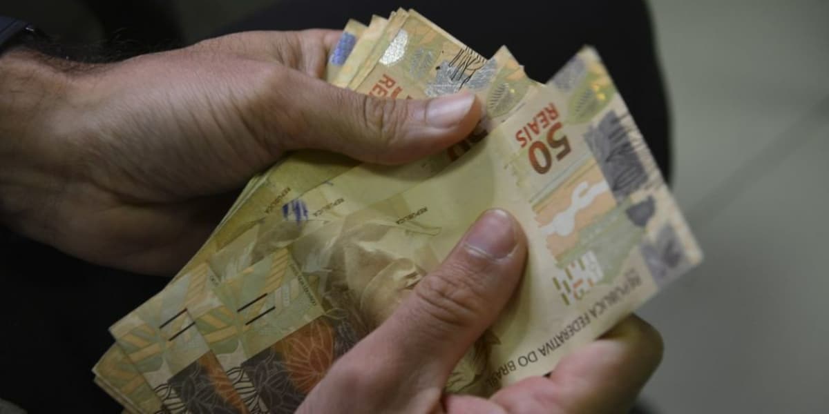 PIS e PASEP já está disponível pela Caixa e Banco do Brasil (Foto: Marcello Casal Jr/Agência Brasil)