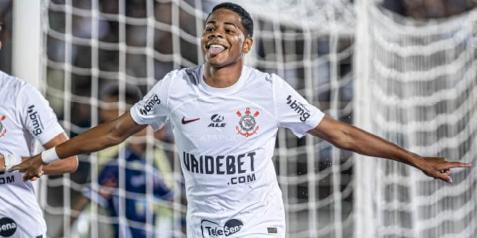 Corinthians faz comunicado sobre saída de Wesley (Foto: Danilo Fernandes / Meu Timão)