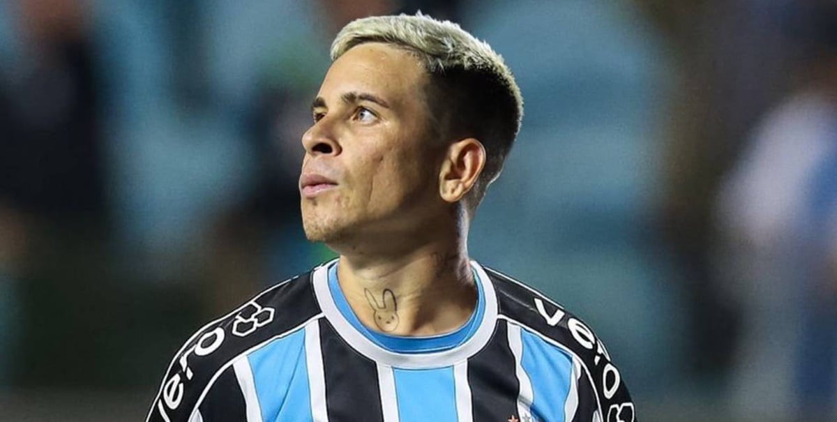 River Plate, grande clube argentino, está monitorando boas atuações do craque baixinho no Imortal (Foto: Reprodução/ Divulgação/ Grêmio FC)