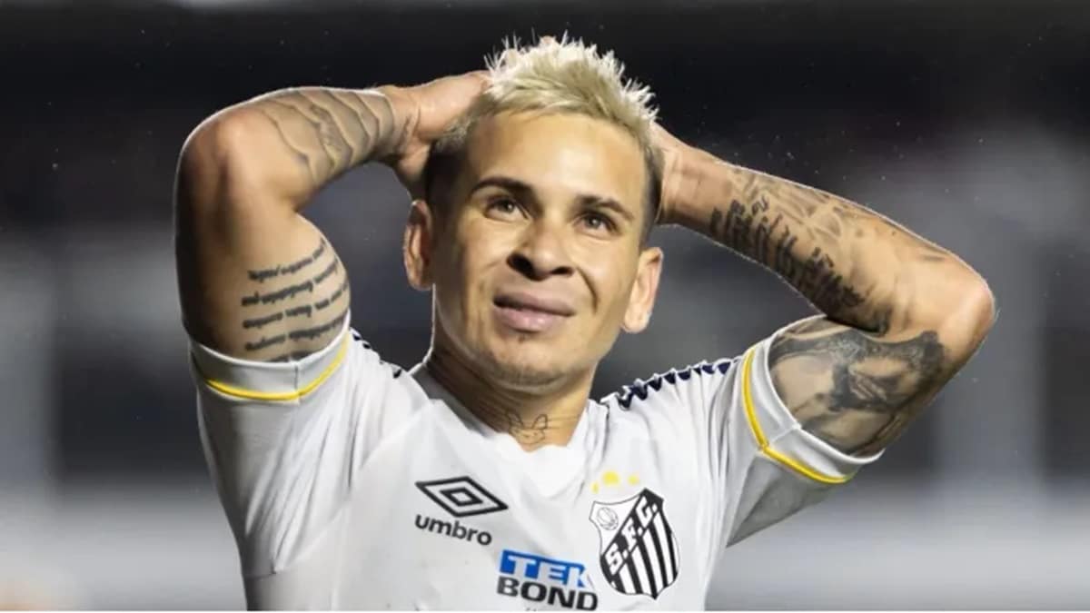 Yeferson Soteldo em campo pelo Santos, hoje emprestado ao Grêmio (Foto: Reprodução/ Abner Dourado/ AGIF)