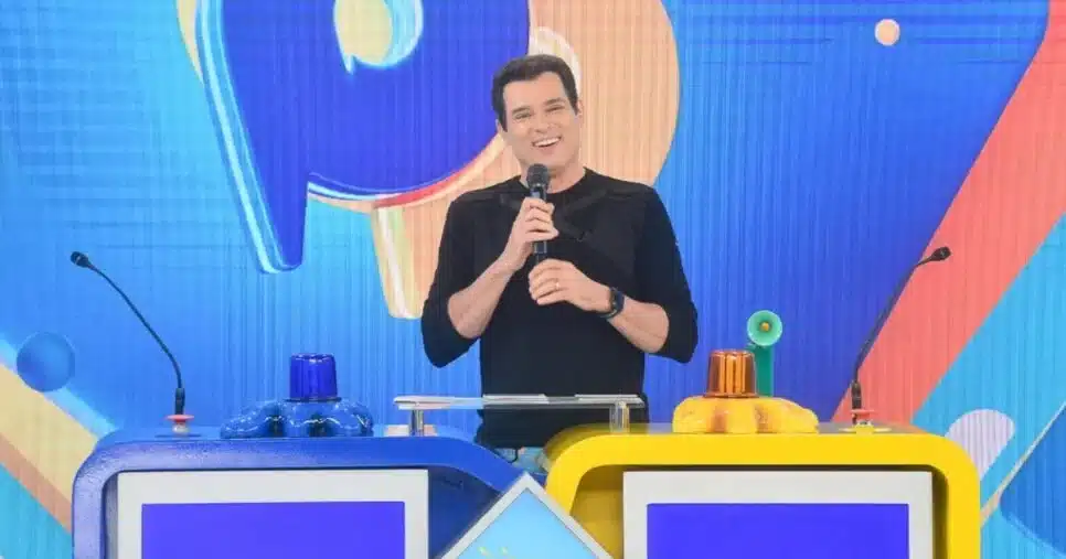 Celso Portiolli se divertiu durante o Passa ou Repassa (Foto: Reprodução/ Internet)